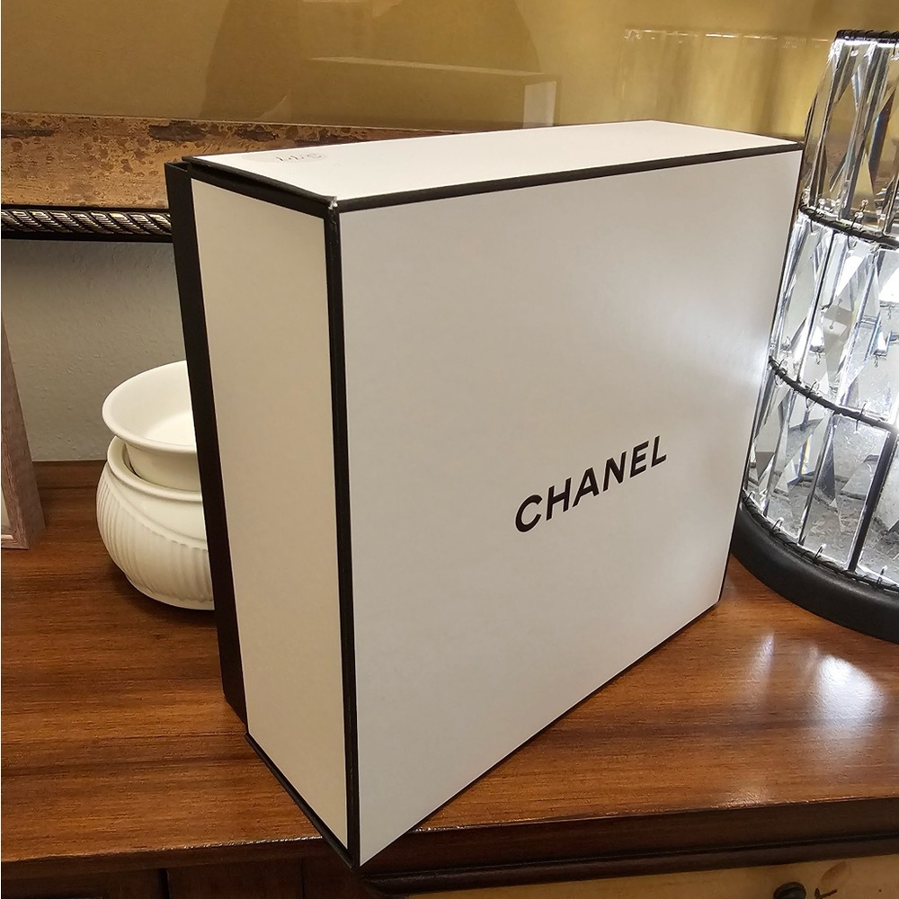 Chanel Box